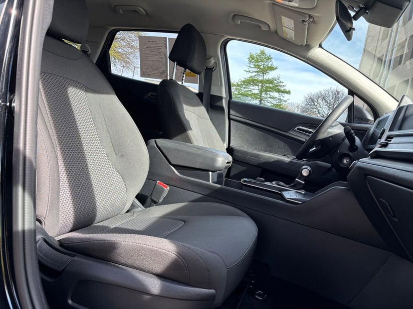 2025 Kia Sportage - Image 22