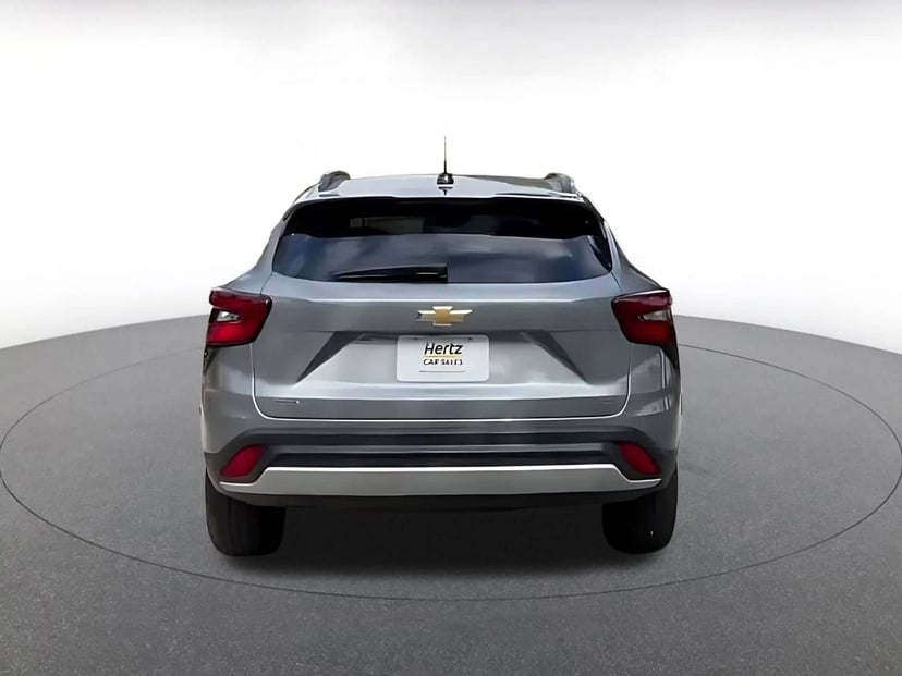 2025 Chevrolet Trax - Image 12