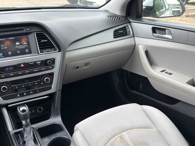 2016 Hyundai Sonata - Image 23