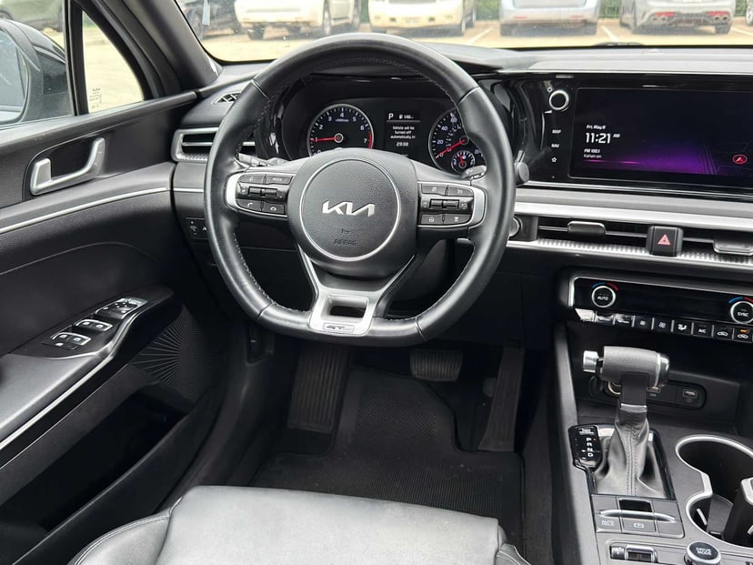 2024 Kia K5 - Image 25