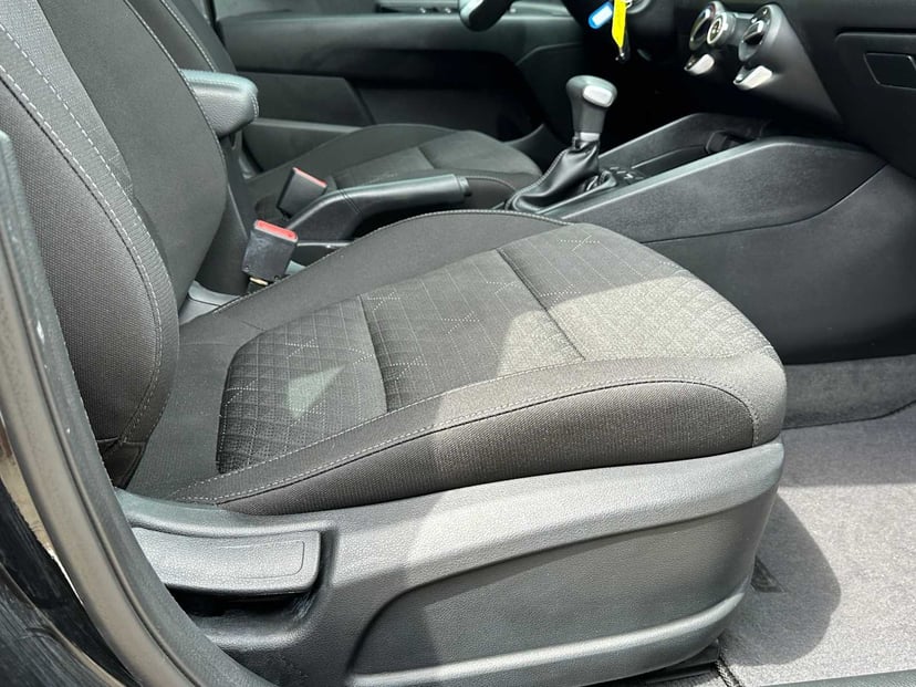 2023 Kia Rio - Image 19