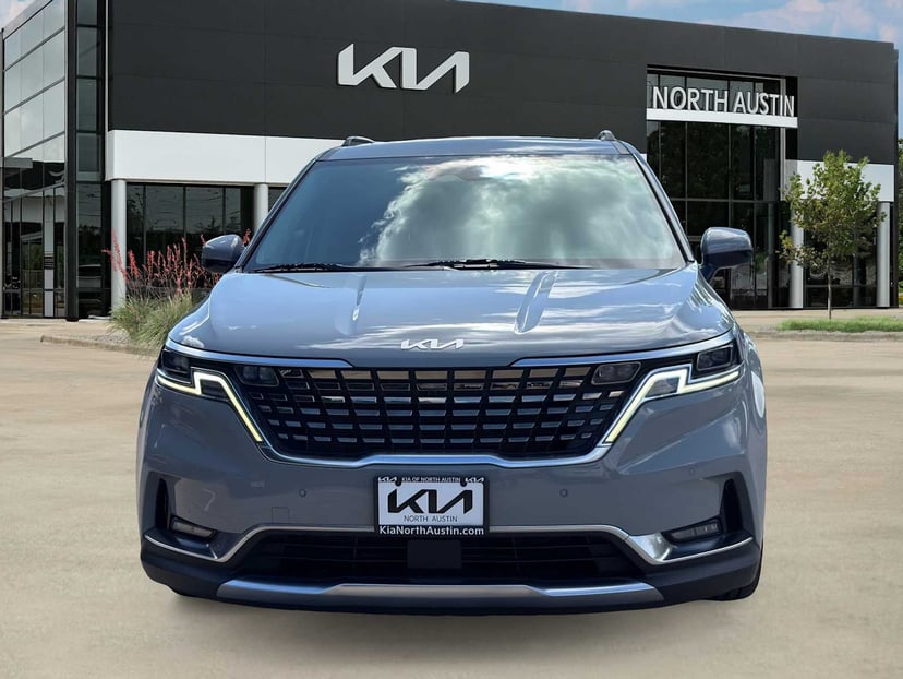 2022 Kia Carnival - Image 2