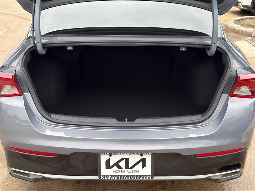2022 Kia K5 - Image 6