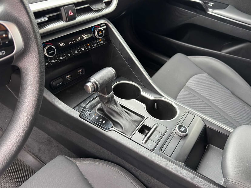 2022 Kia K5 - Image 11
