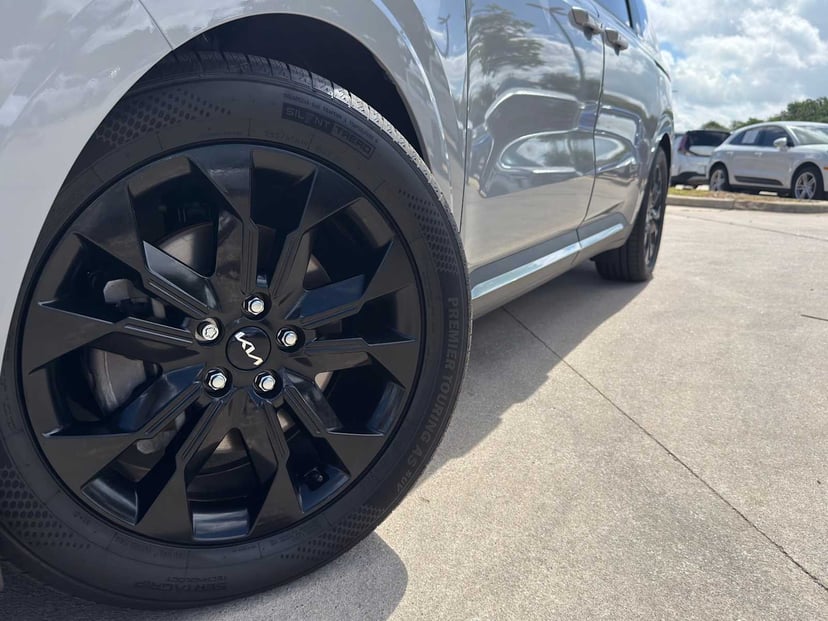 2022 Kia Carnival - Image 3