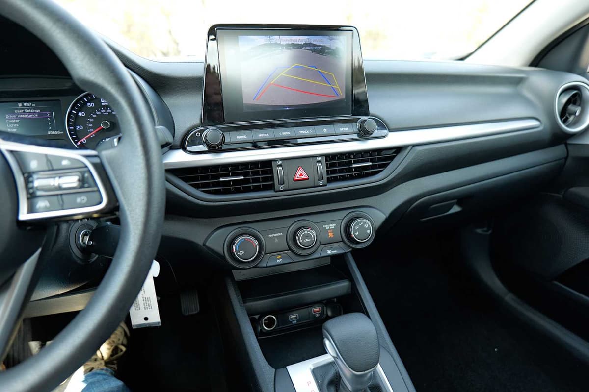 2024 Kia Forte - Image 16