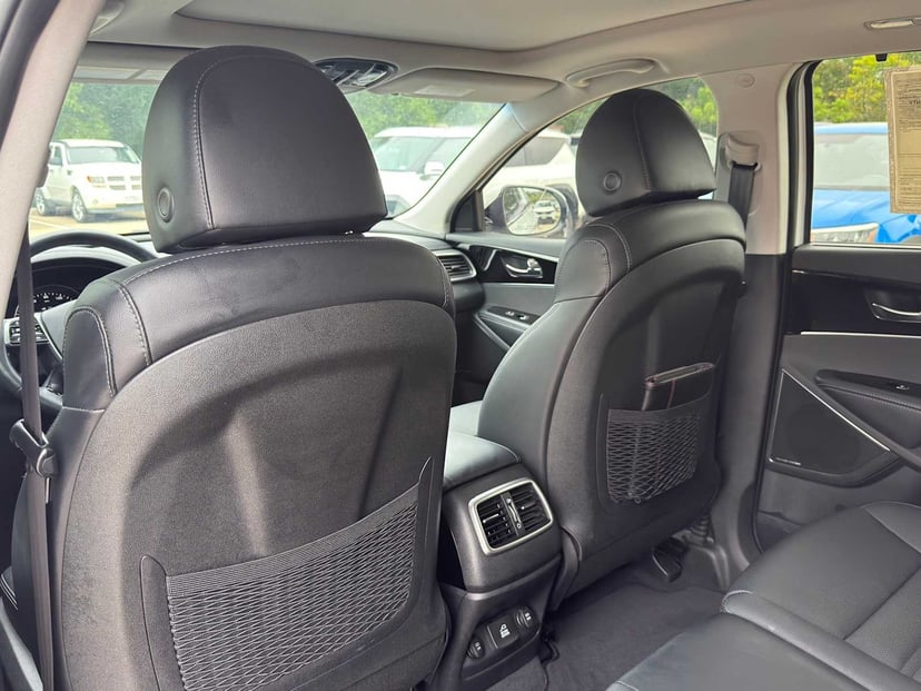 2019 Kia Sorento - Image 27