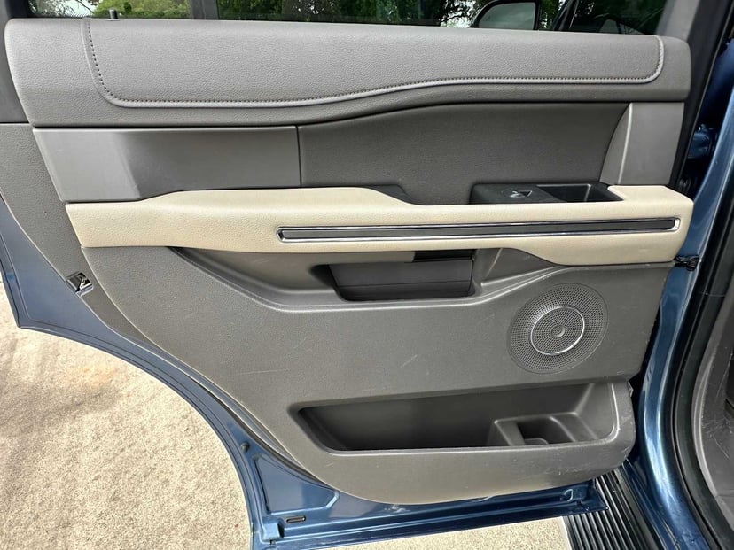 2020 Ford Expedition - Image 27