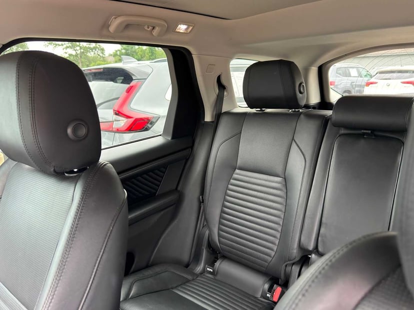 2020 Land Rover Discovery Sport - Image 12