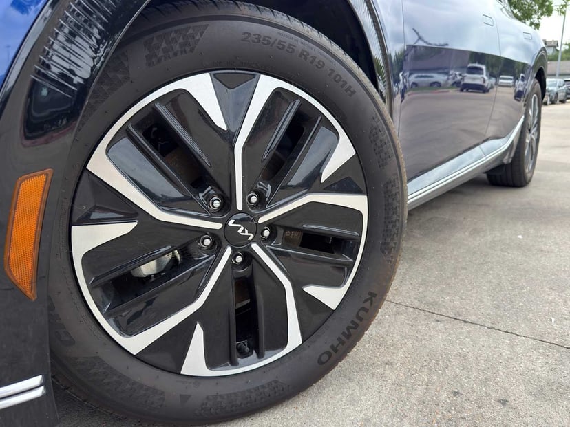 2023 Kia EV6 - Image 2