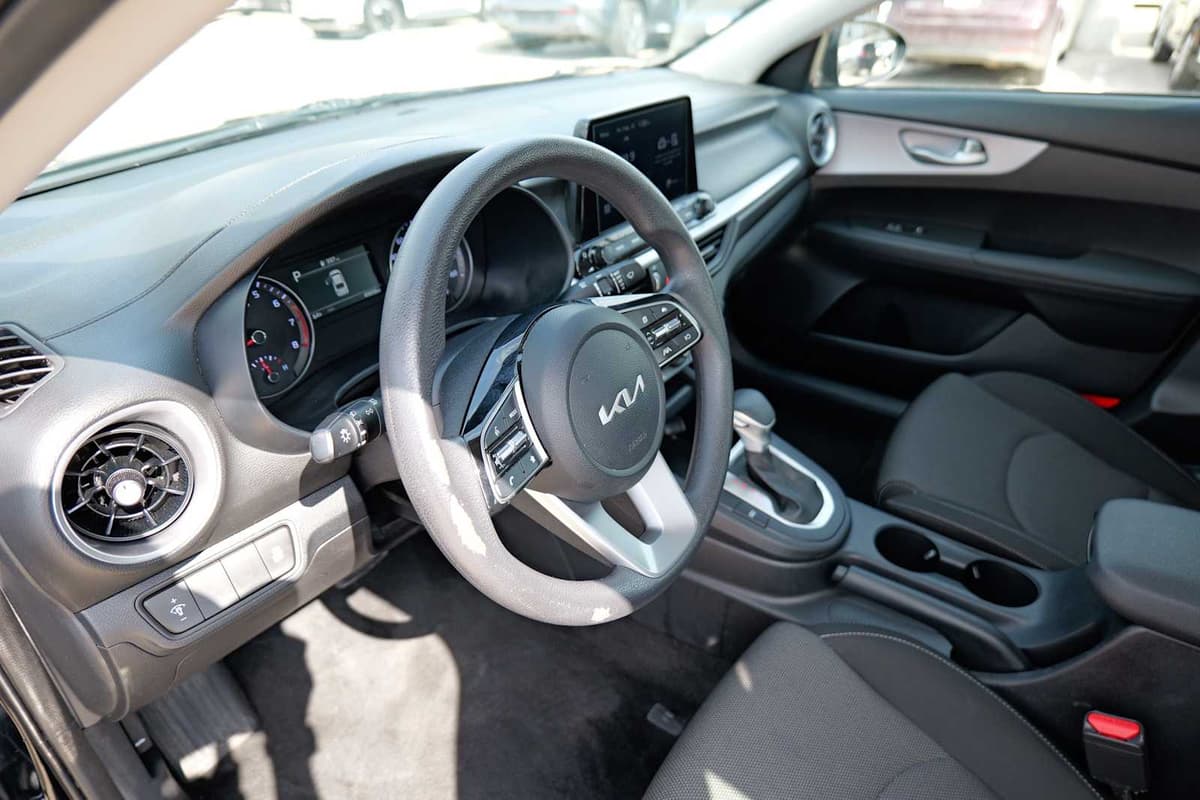 2024 Kia Forte - Image 9