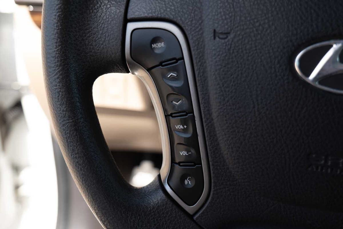 2012 Hyundai Santa Fe - Image 13