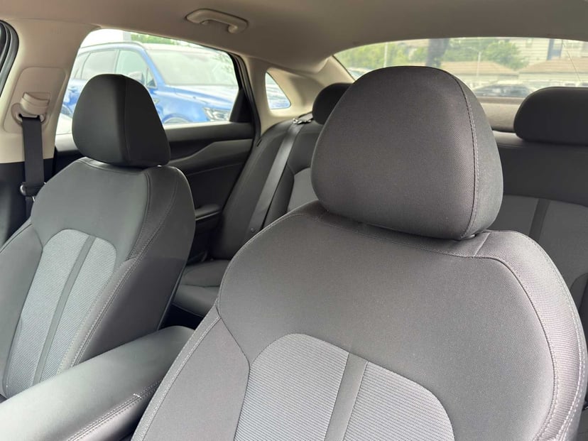 2022 Kia K5 - Image 9