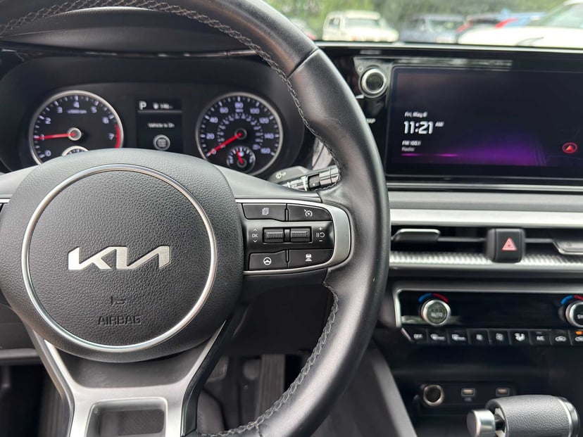 2024 Kia K5 - Image 18