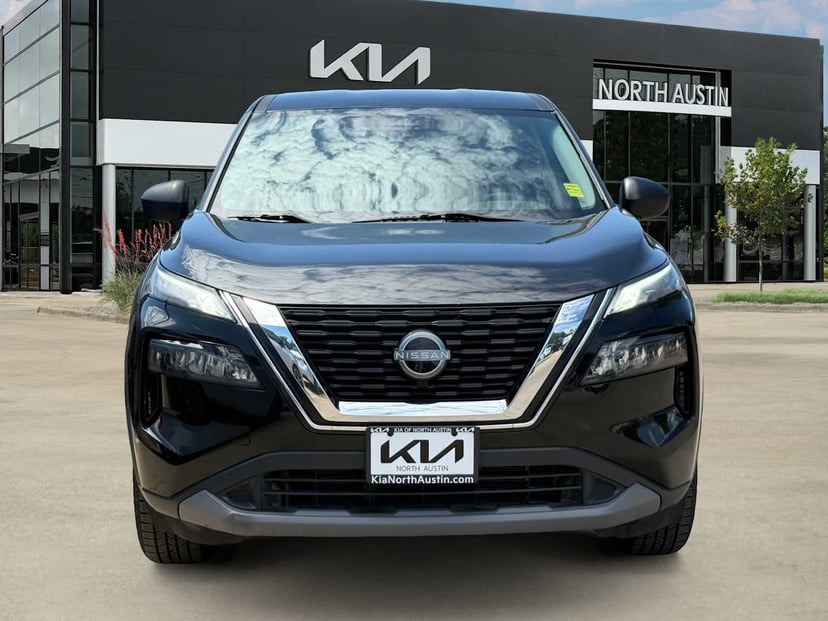 2023 Nissan Rogue - Image 3