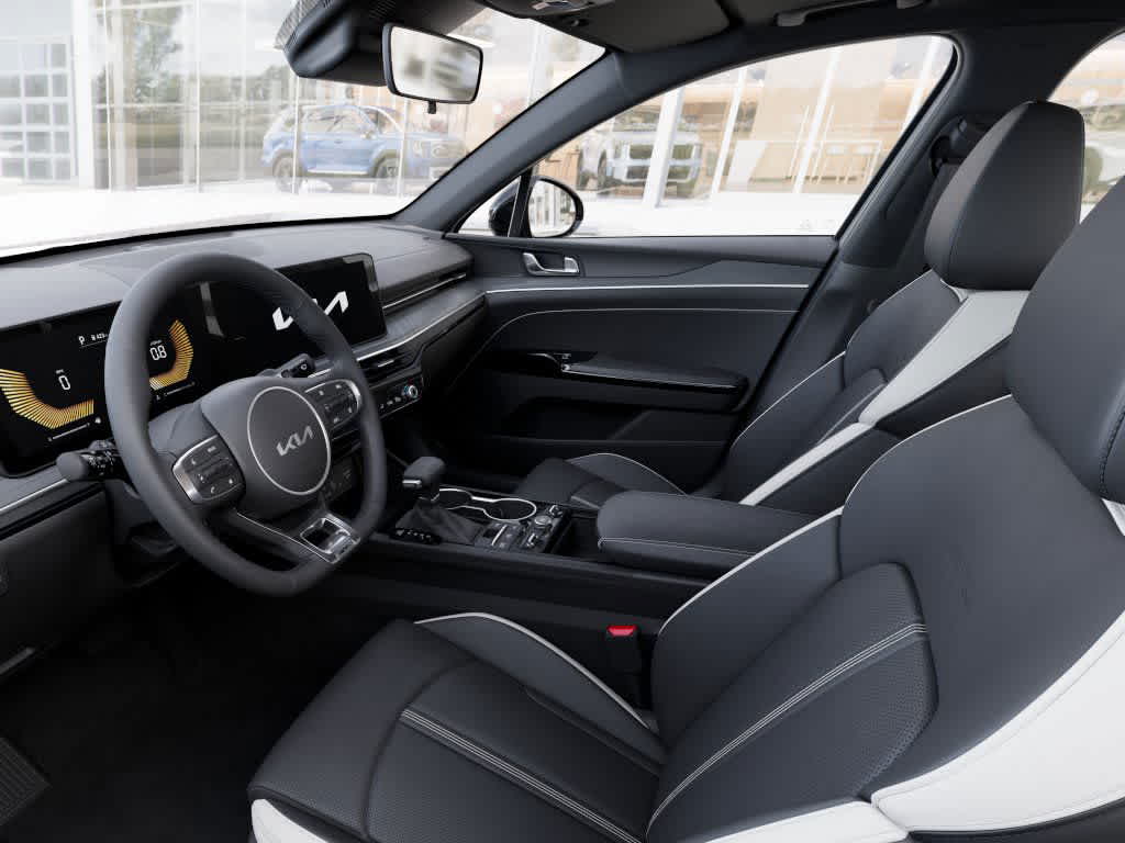 2026 Kia K5 - Image 17