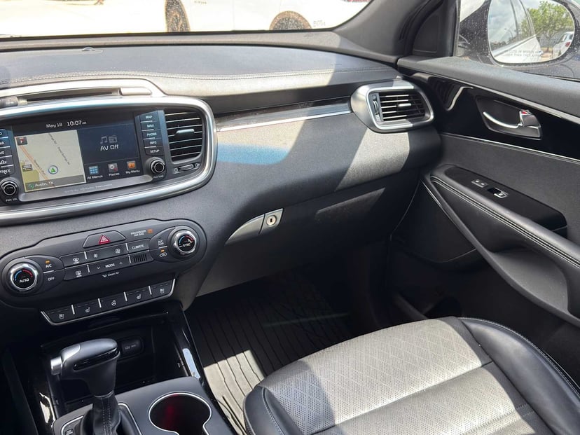 2018 Kia Sorento - Image 25