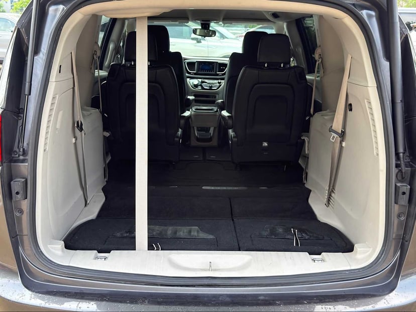 2018 Chrysler Pacifica - Image 8