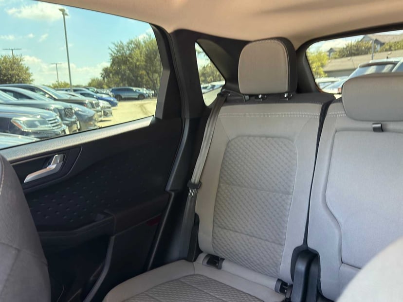 2020 Ford Escape - Image 12