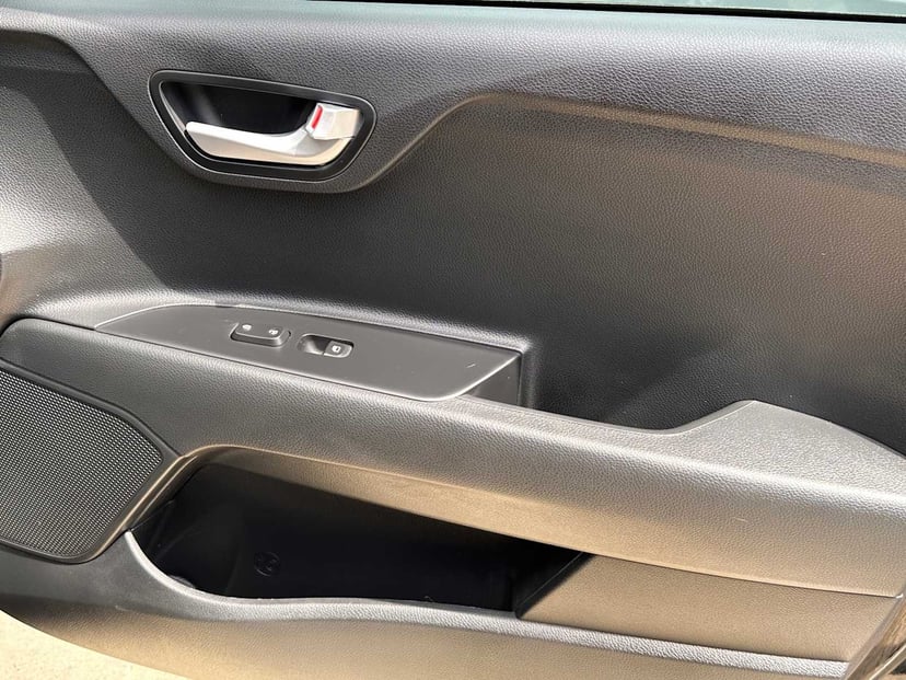 2023 Kia Rio - Image 20