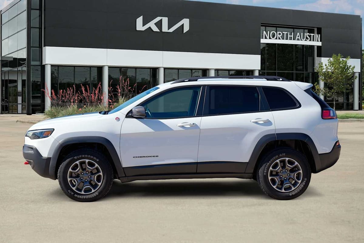 2020 Jeep Cherokee - Image 4