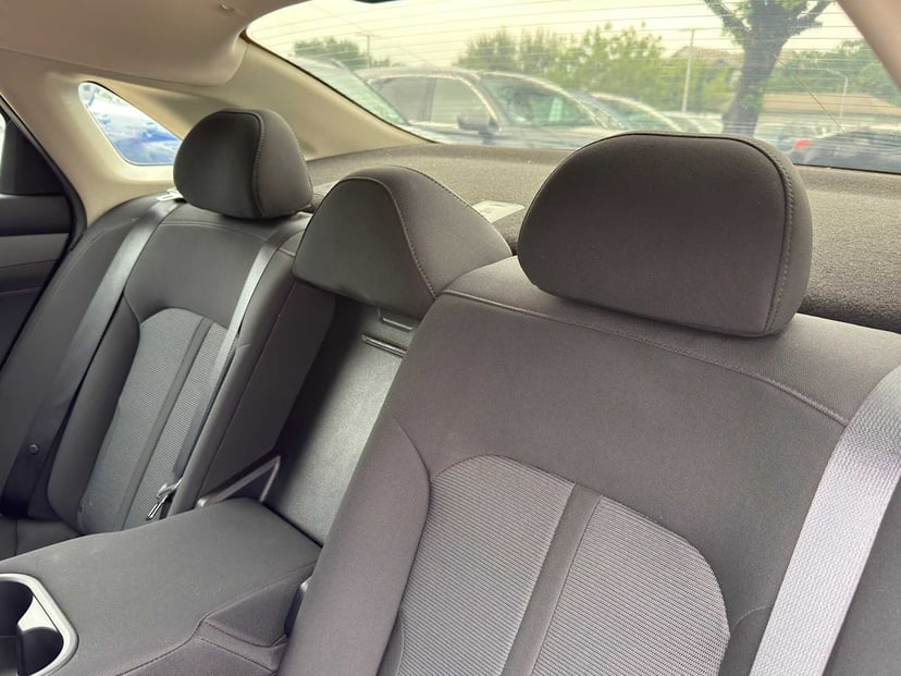 2022 Kia K5 - Image 22