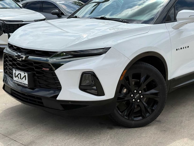 2019 Chevrolet Blazer - Image 2