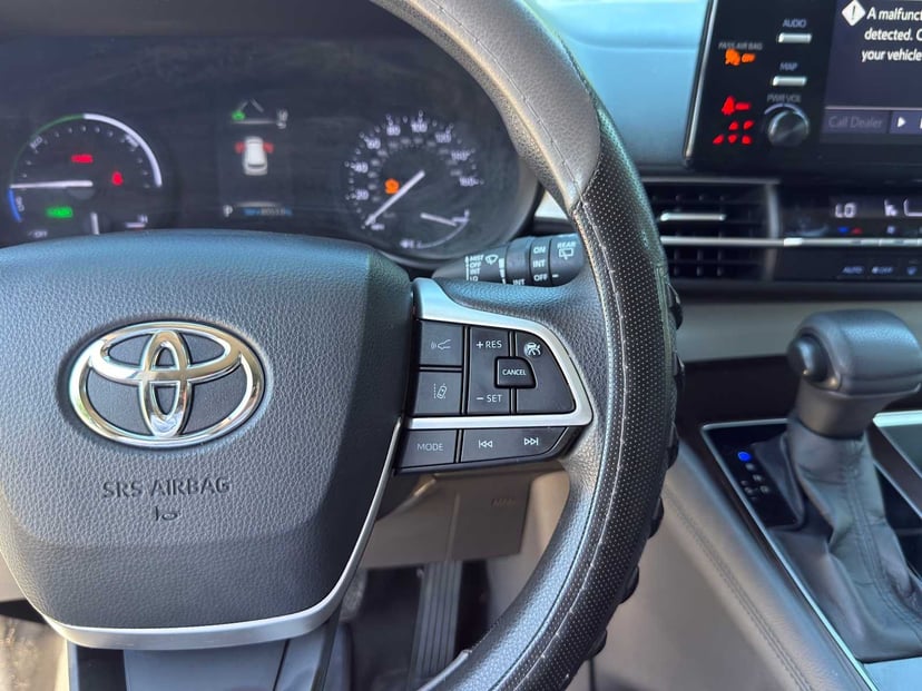 2021 Toyota Sienna - Image 18