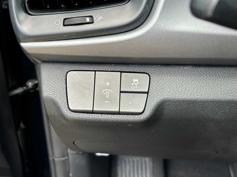 2023 Kia Rio - Image 14