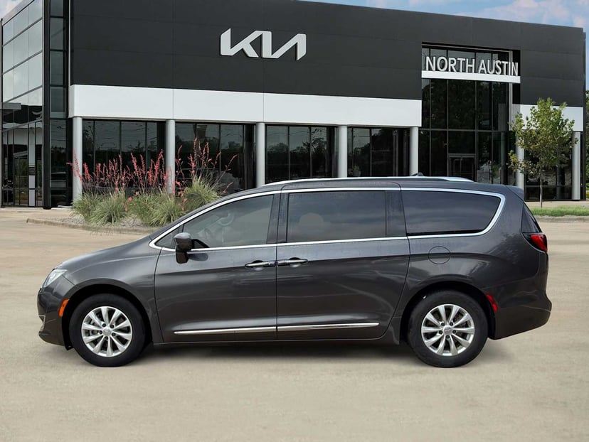 2018 Chrysler Pacifica - Image 5