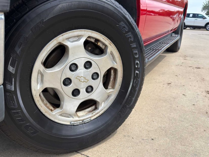 2003 Chevrolet Avalanche 1500 - Image 3