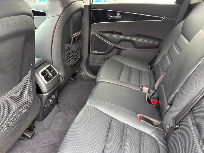 2019 Kia Sorento - Image 26