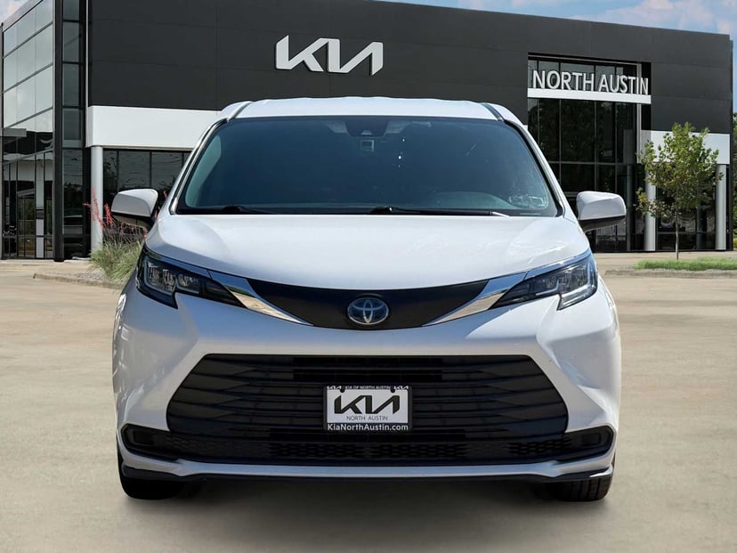 2021 Toyota Sienna - Image 5