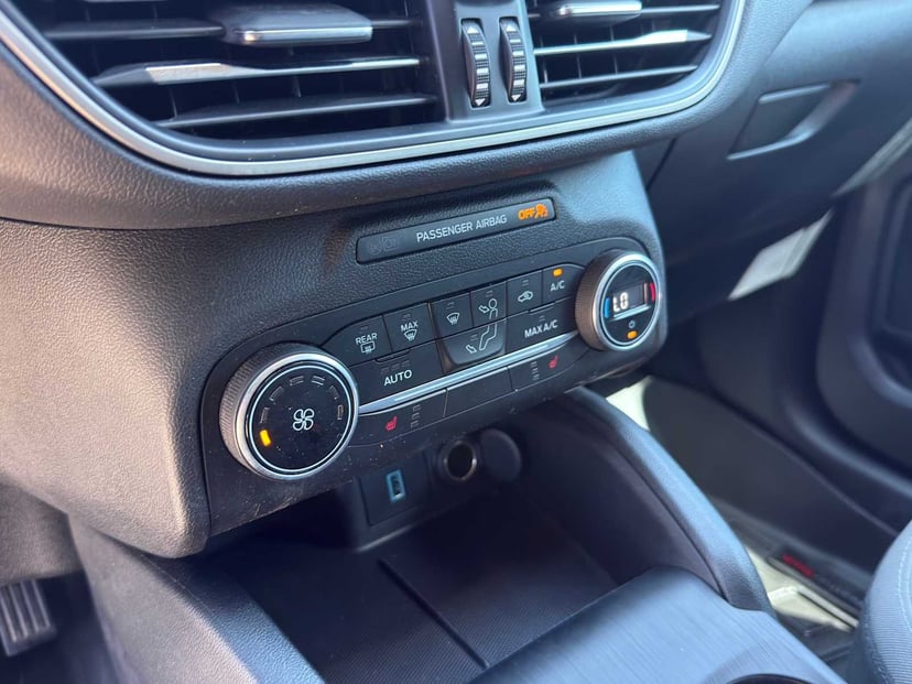 2020 Ford Escape - Image 16