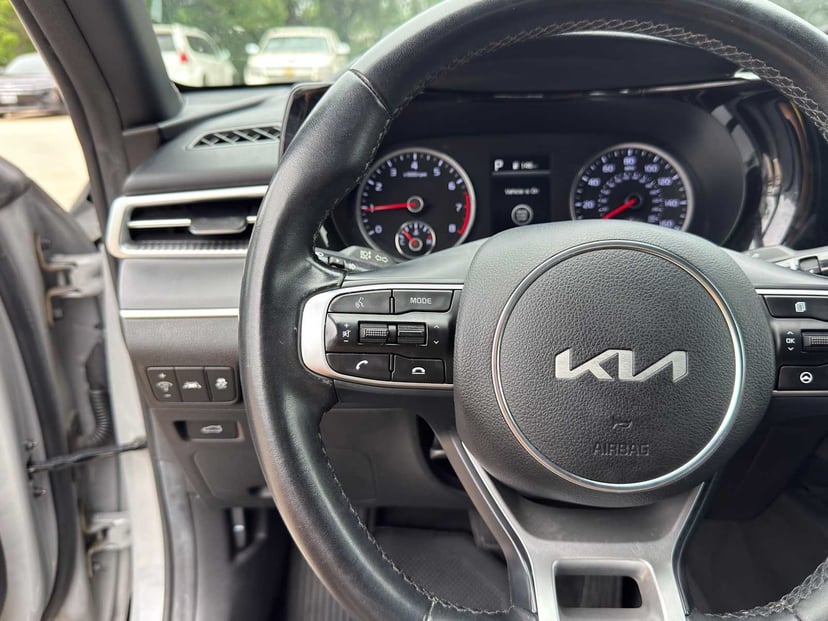 2024 Kia K5 - Image 19
