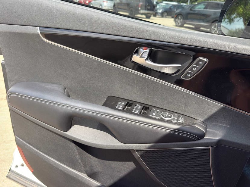 2018 Kia Sorento - Image 22