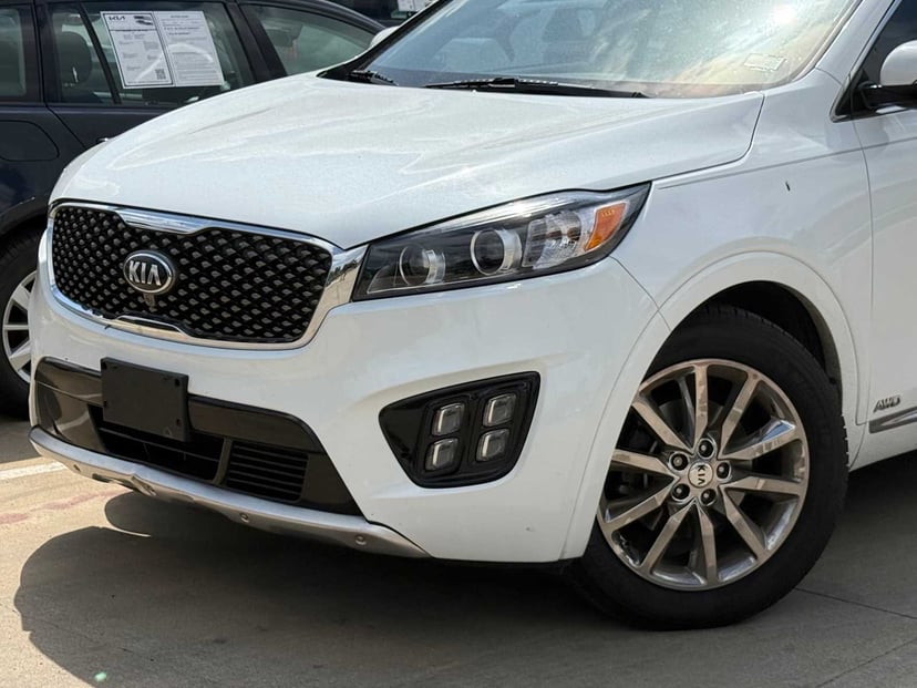 2018 Kia Sorento - Image 2