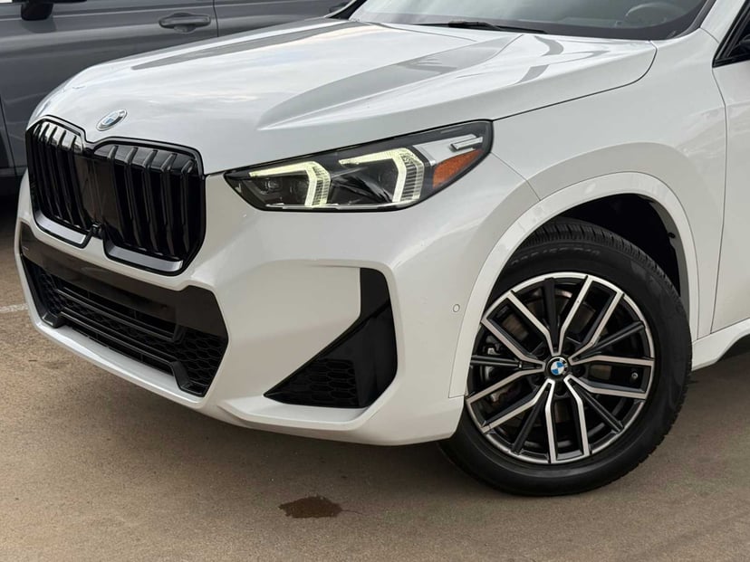 2023 BMW X1 - Image 2