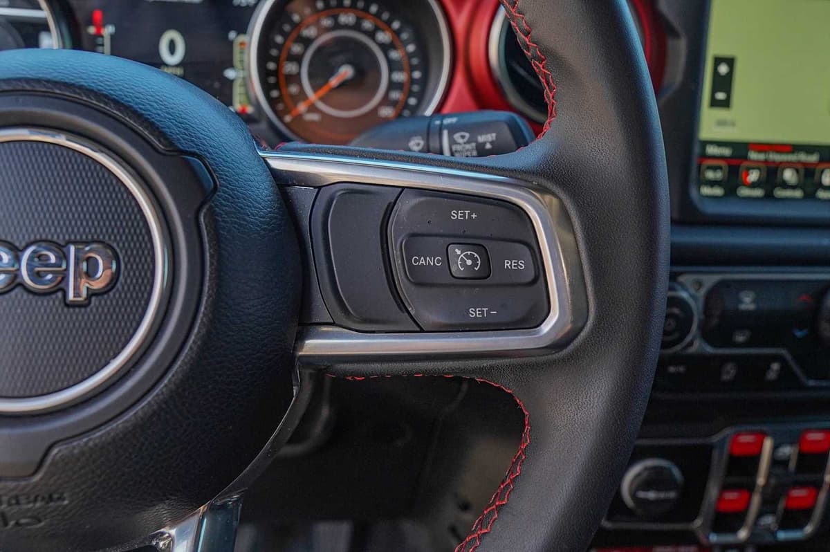 2023 Jeep Gladiator - Image 15