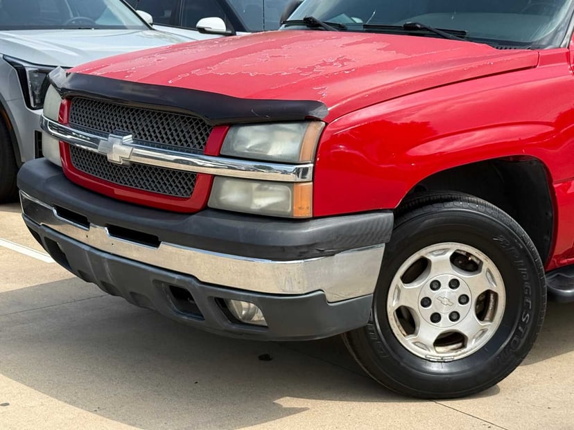 2003 Chevrolet Avalanche 1500 - Image 2