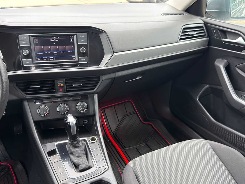 2019 Volkswagen Jetta - Image 24