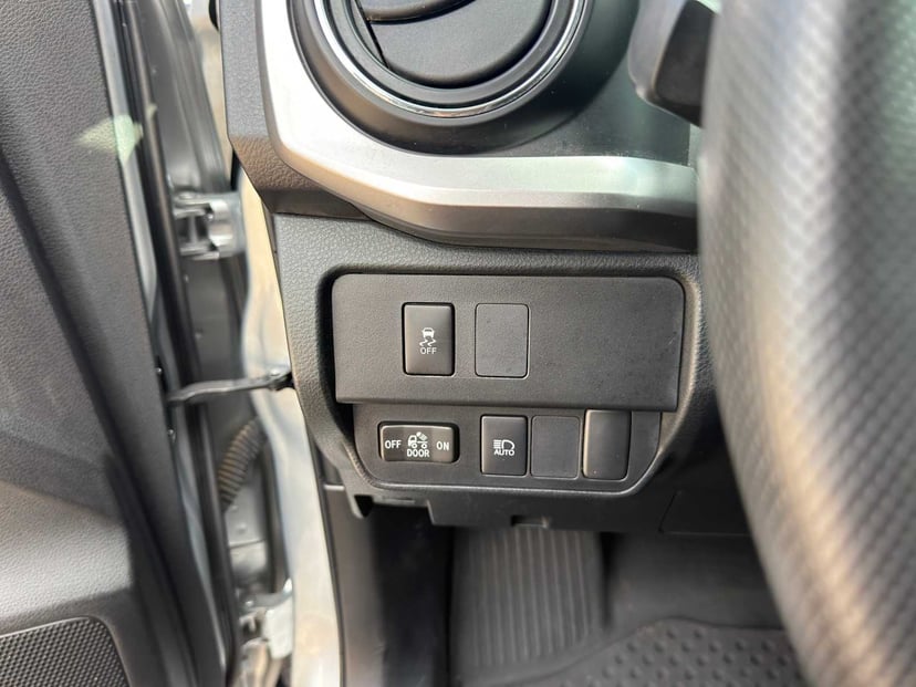 2023 Toyota Tacoma - Image 18