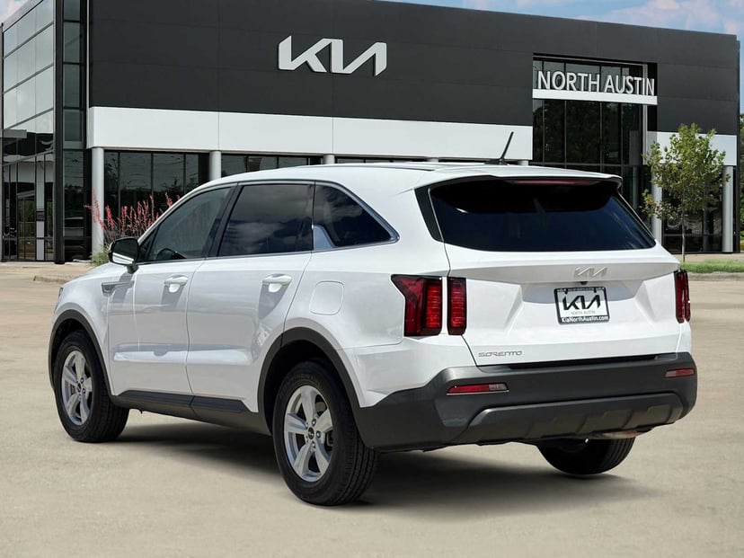 2023 Kia Sorento - Image 3