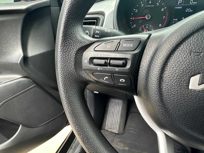 2023 Kia Rio - Image 11