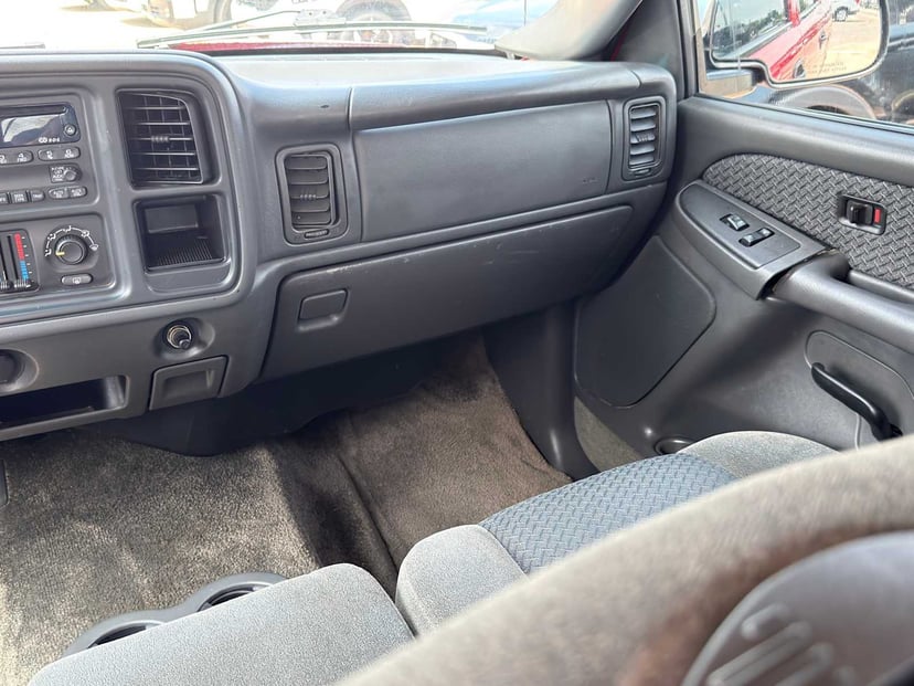 2003 Chevrolet Avalanche 1500 - Image 22