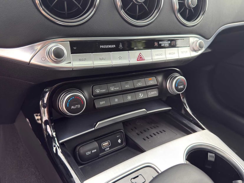 2022 Kia Stinger - Image 18