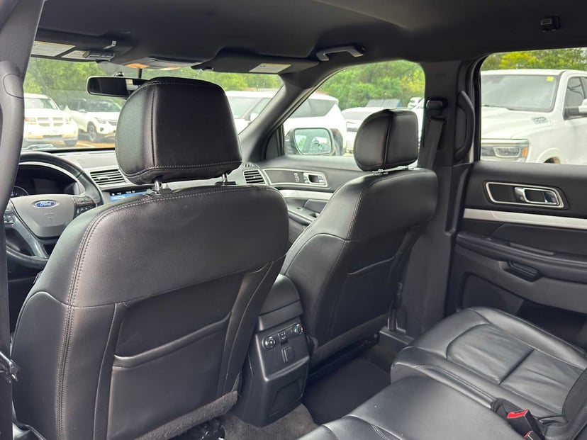 2017 Ford Explorer - Image 22