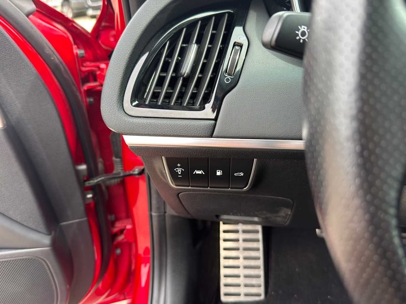 2022 Kia Stinger - Image 24