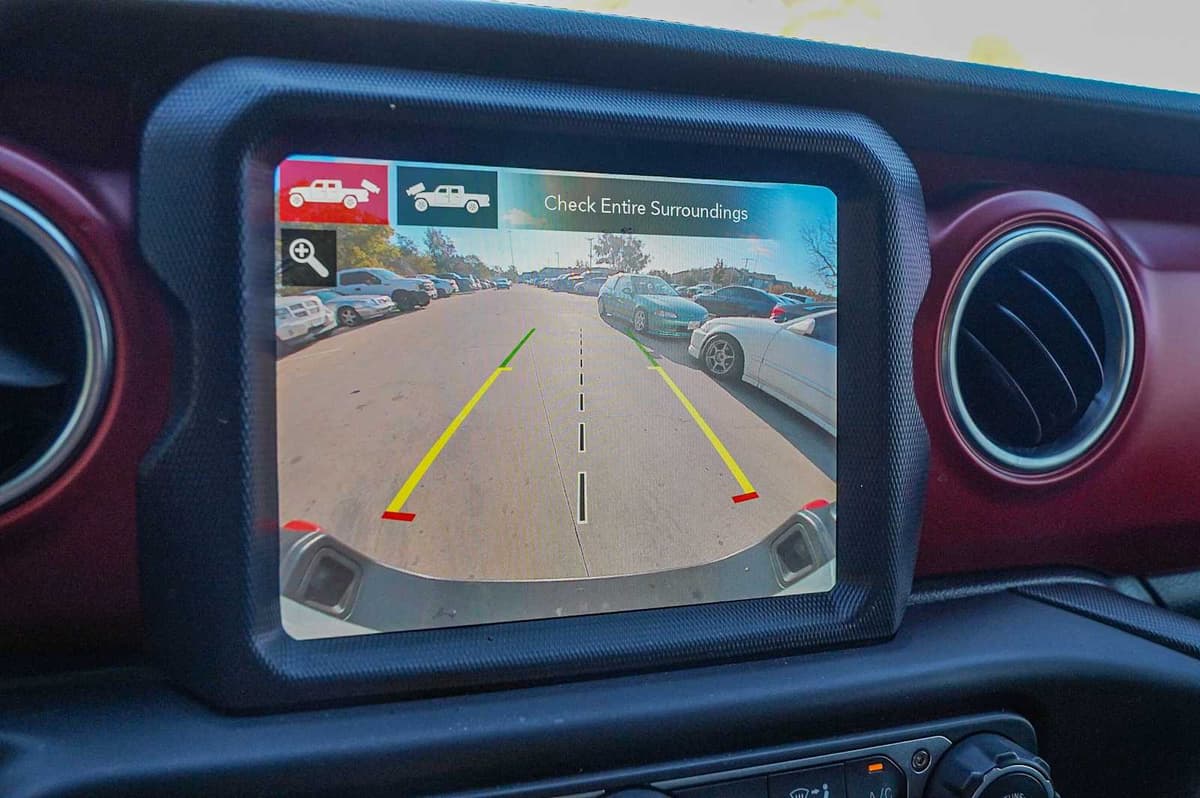 2023 Jeep Gladiator - Image 17