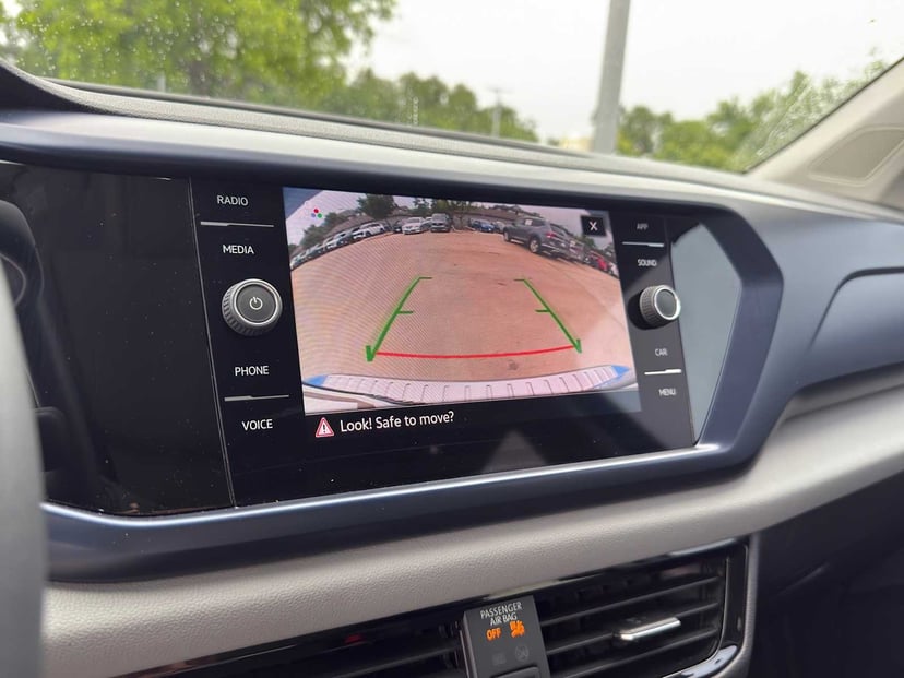 2022 Volkswagen Taos - Image 15